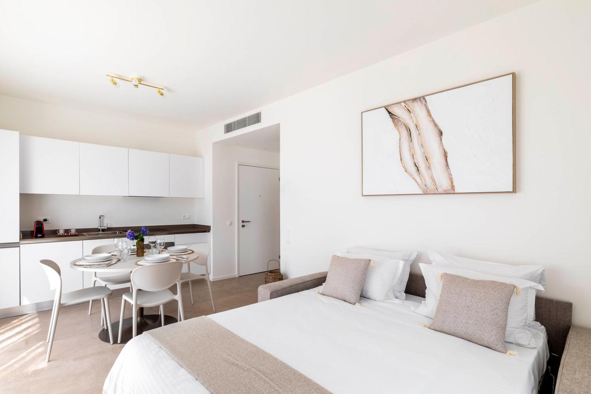 Regalia Suites - Free Parking لوغانو المظهر الخارجي الصورة